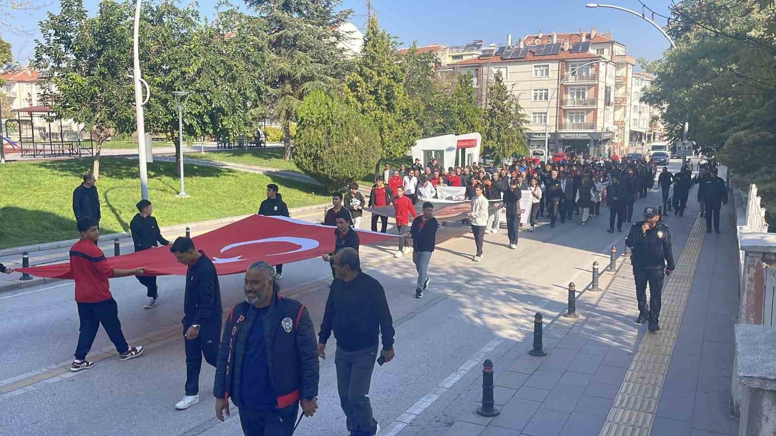 Karaman'da Amatör Spor Haftası Coşkusu Kortej Yürüyüşüyle Başladı