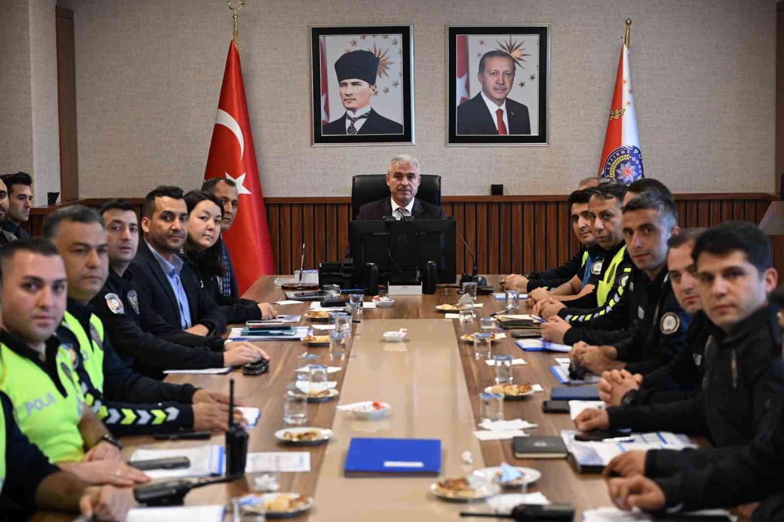 Düzce'de Güvenlik ve Asayiş Stratejileri Belirlendi