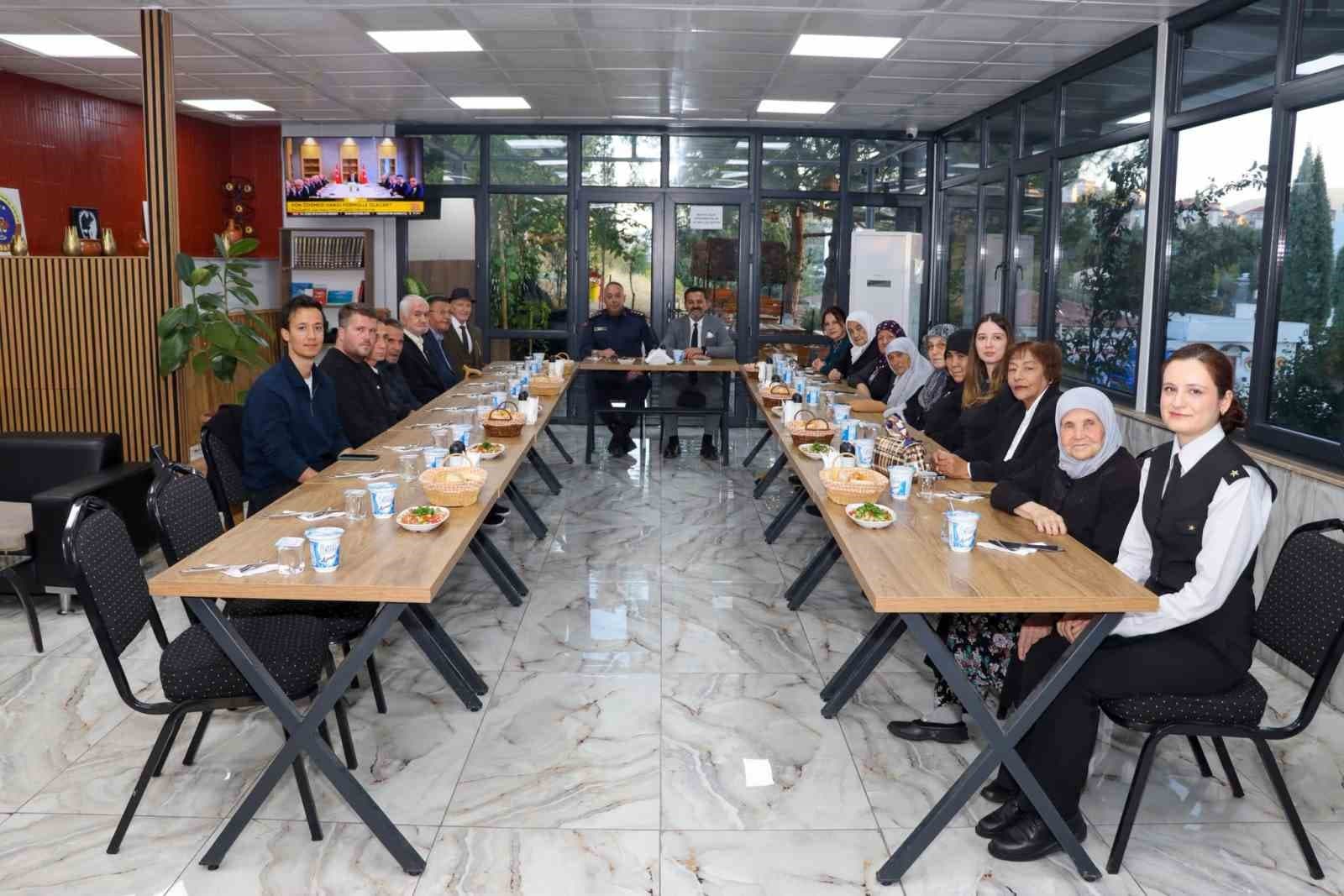 Bilecik'te Huzurevi Sakinlerine Jandarma Ev Sahipliği Yaptı