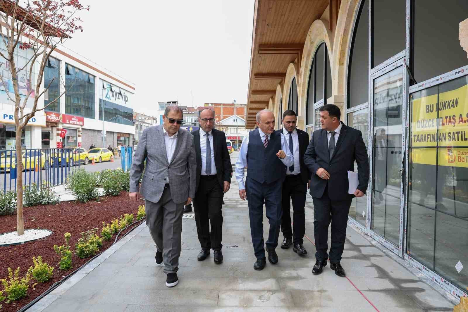 Cedidiye Kent Meydanı'ndaki İşyerleri Tanıtıma Hazır