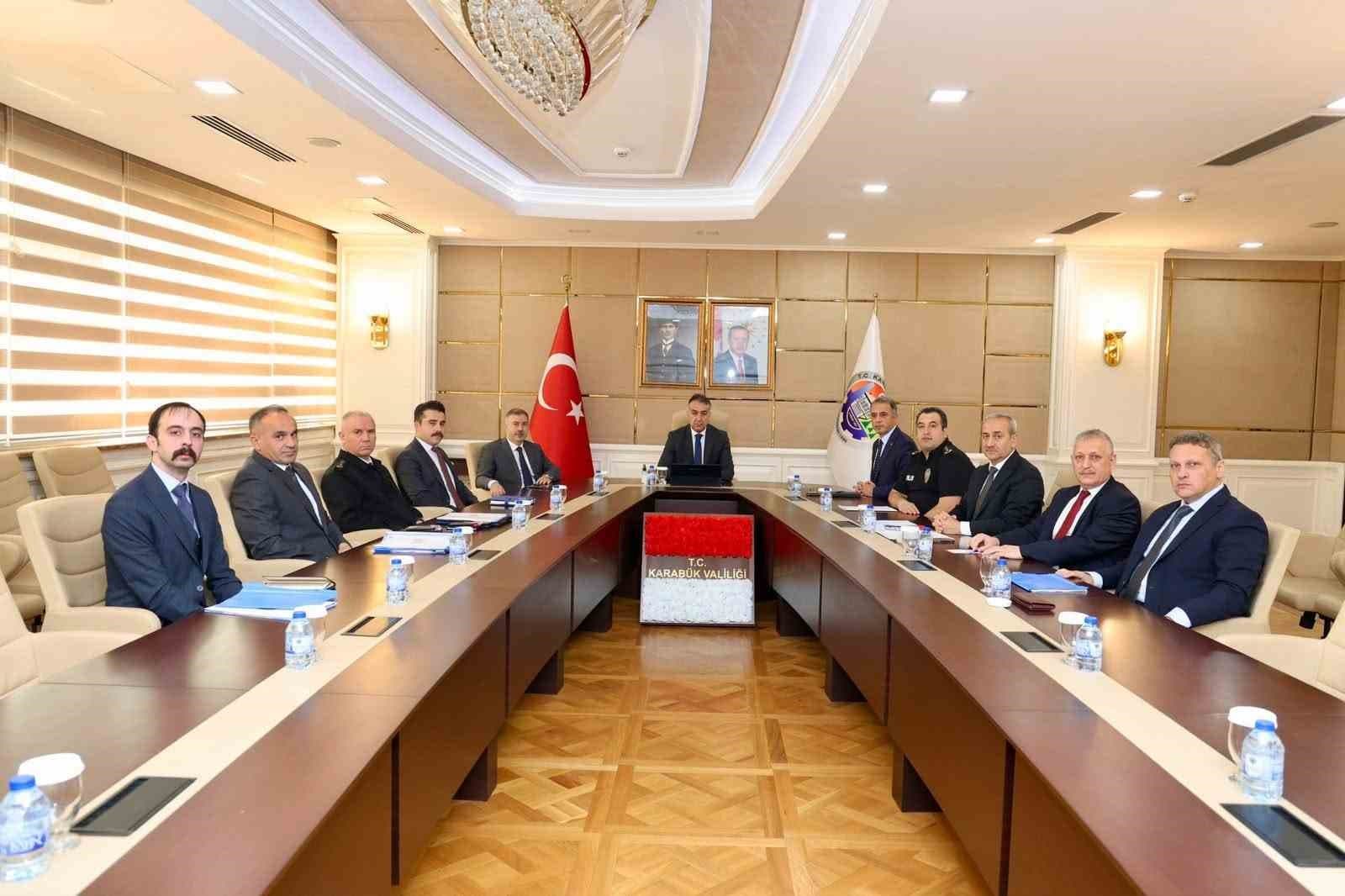 Karabük'te Okul Çevrelerinde Güvenlik Önlemleri Masaya Yatırıldı