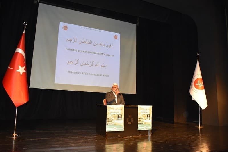 Salihli'de 'Cami ve Sosyal Hayat' Konferansı Gerçekleştirildi