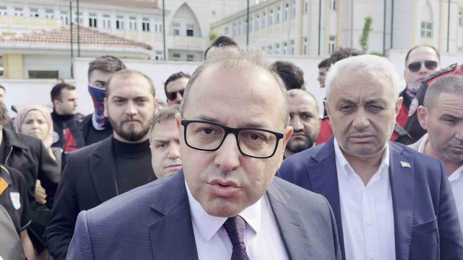 Esenyurt'ta Lise Öğrencileri Arasında Bıçaklı Kavga: 2 Yaralı