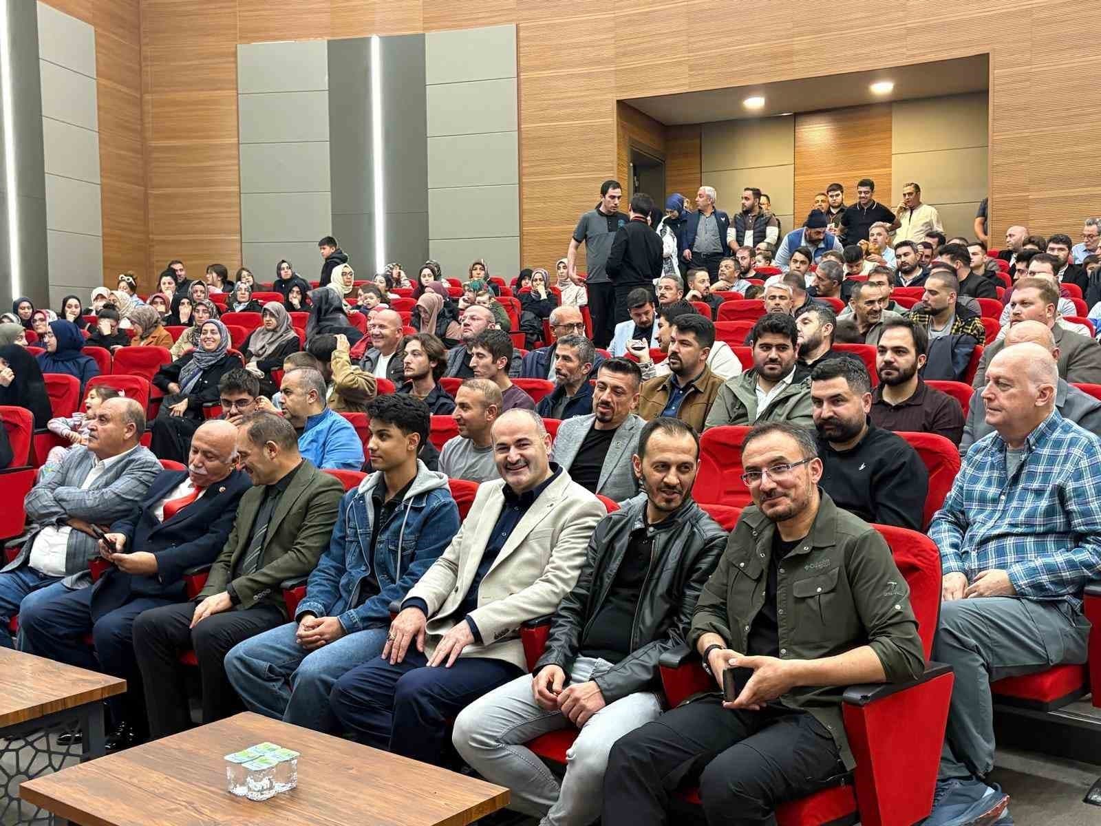 Kayseri'de 'İnsan Ne İçin Yaşar?' Temalı Seminer Gerçekleştirildi