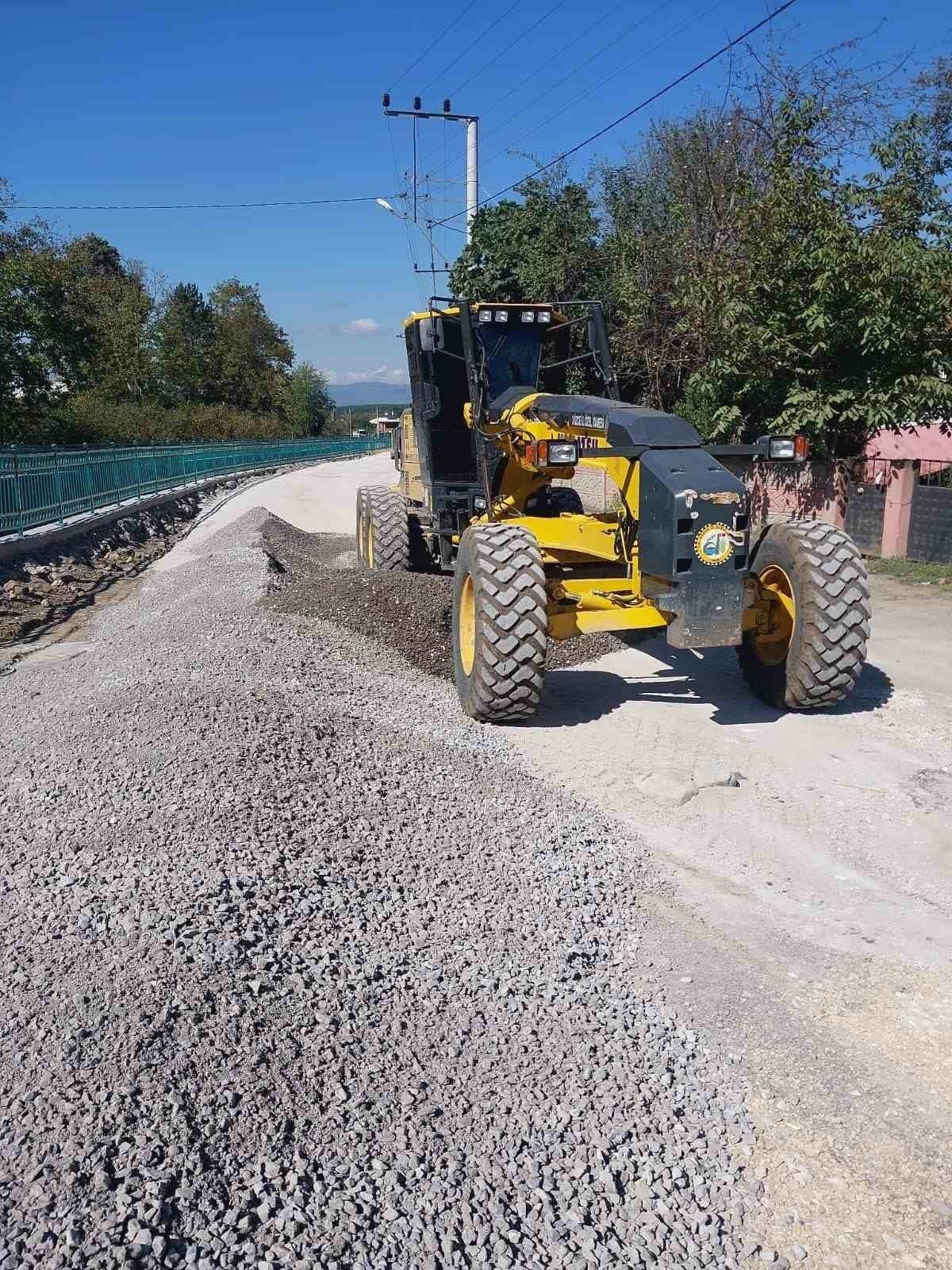 Aydınpınar Köyü'nde Asfalt Öncesi Altyapı Çalışmaları Sürüyor