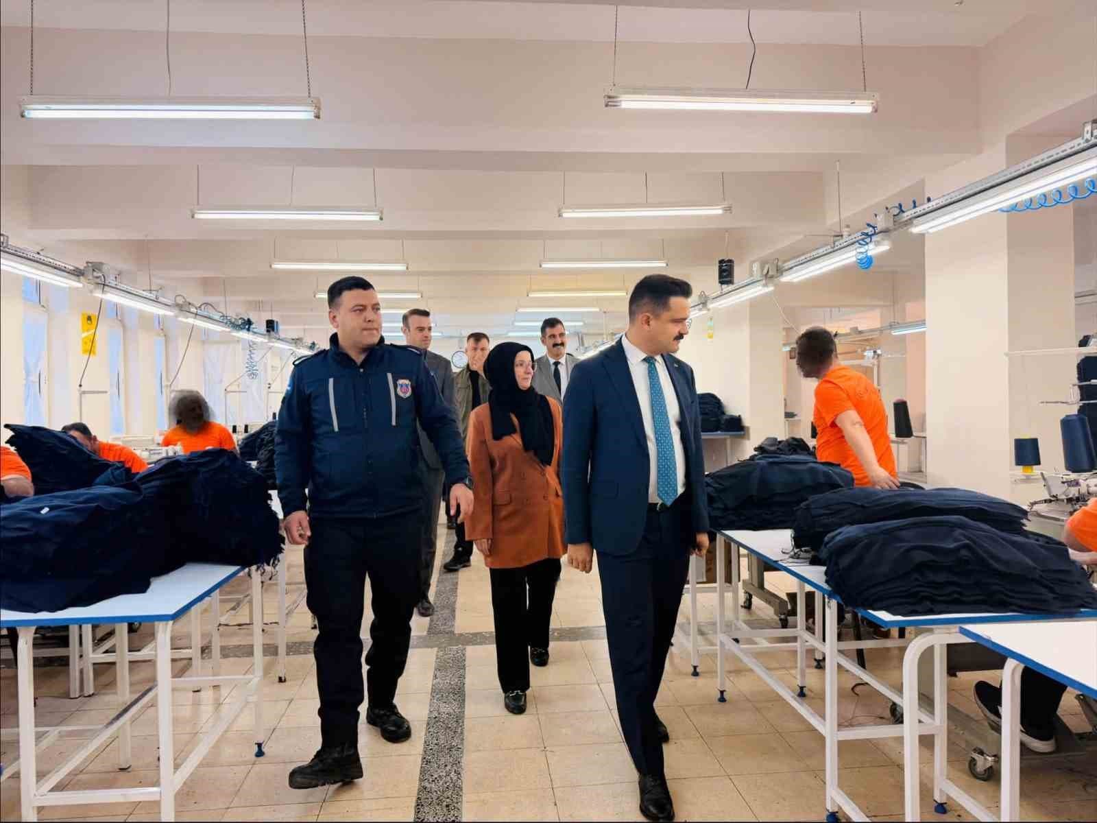 Kaymakam Titiz, Gölpazarı Açık Ceza İnfaz Kurumu'ndaki Üretimleri İnceledi