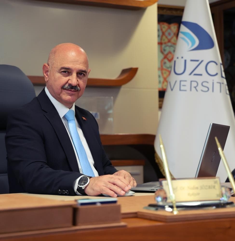 Rektör Prof. Dr. Nedim Sözbir Öğrencilerle Buluşuyor