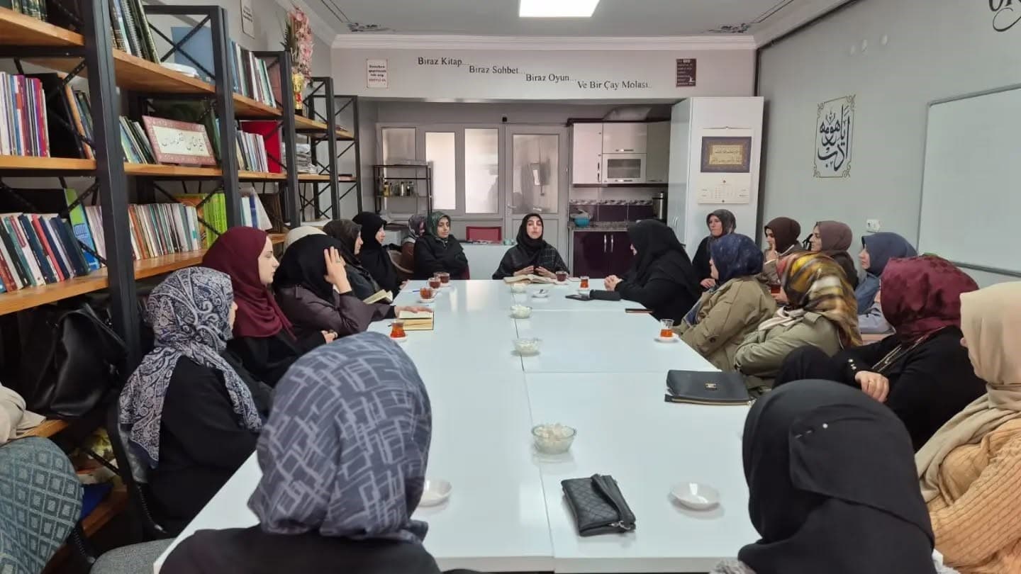 Bayburt'ta Kadınlara Yönelik Tefsir Eğitimleri Başladı