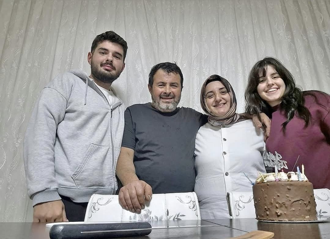 Maltepe'deki Bina Çökmesinde Hayatını Kaybeden İki Kardeşe Veda