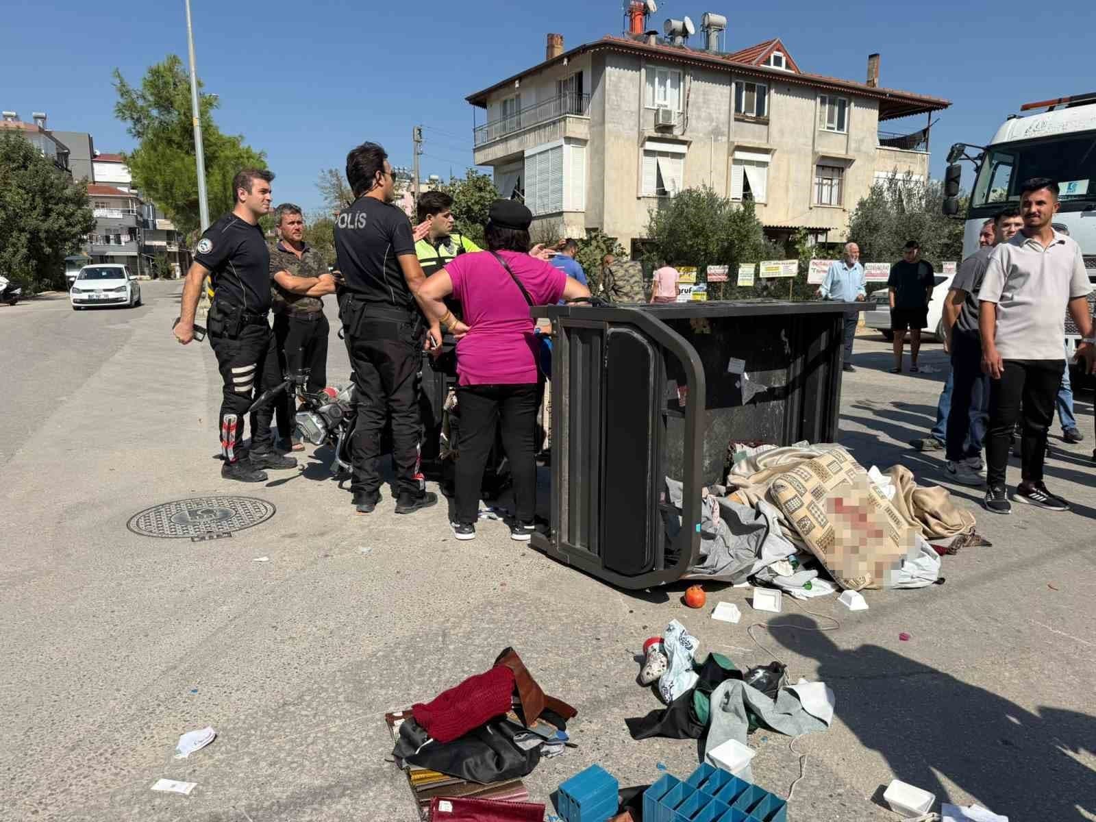 Antalya'da Otomobil ile Elektrikli Bisiklet Çarpıştı: 2 Yaralı