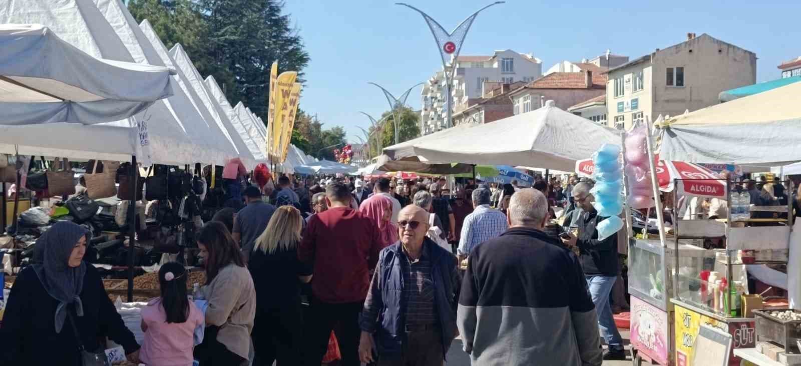 Kaman Ceviz Festivali'nde Esnaf Çadırları Hareketlilik Getirdi
