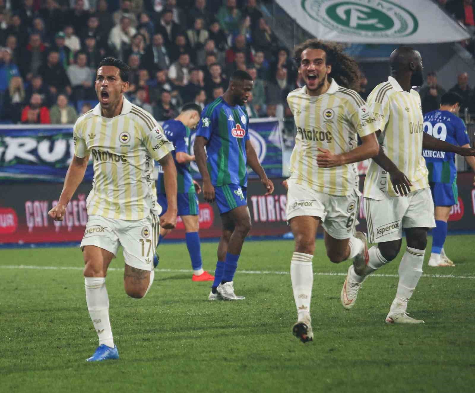 Fenerbahçe Milli Aranın Ardından Rizespor'u 3-0 Mağlup Etti