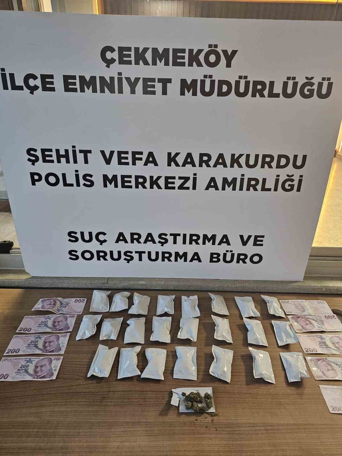 Çekmeköy'de Otomobilin Gizli Bölmesinden Uyuşturucu Çıktı