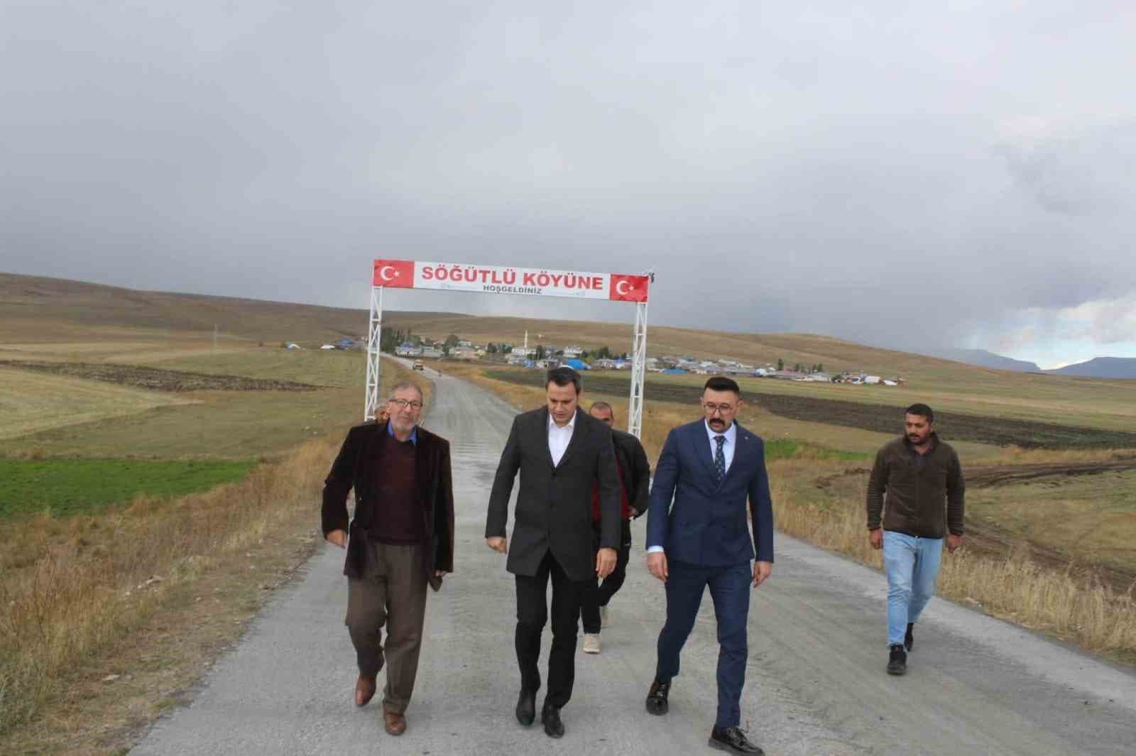 Selim'de Köy Yollarındaki Betonlama Çalışmaları Denetlendi