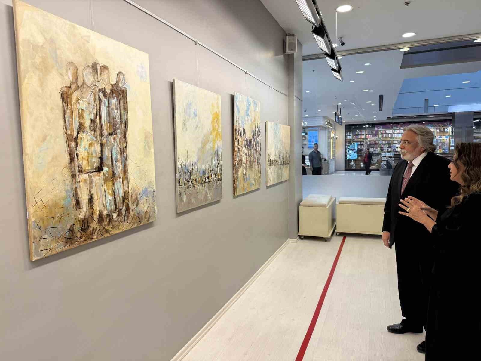 Ressam Ayla Erdoğ Çetin'in 'Şehrin Hafızası' Sergisi Açıldı