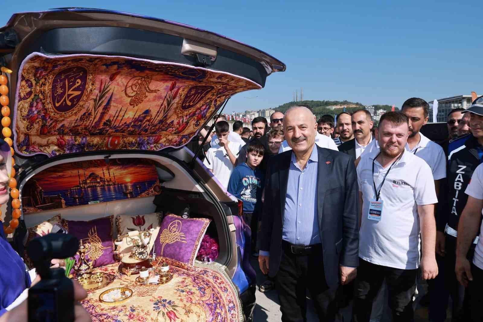 Gebze'de Modifiye Araç Tutkunları Festivalde Buluştu