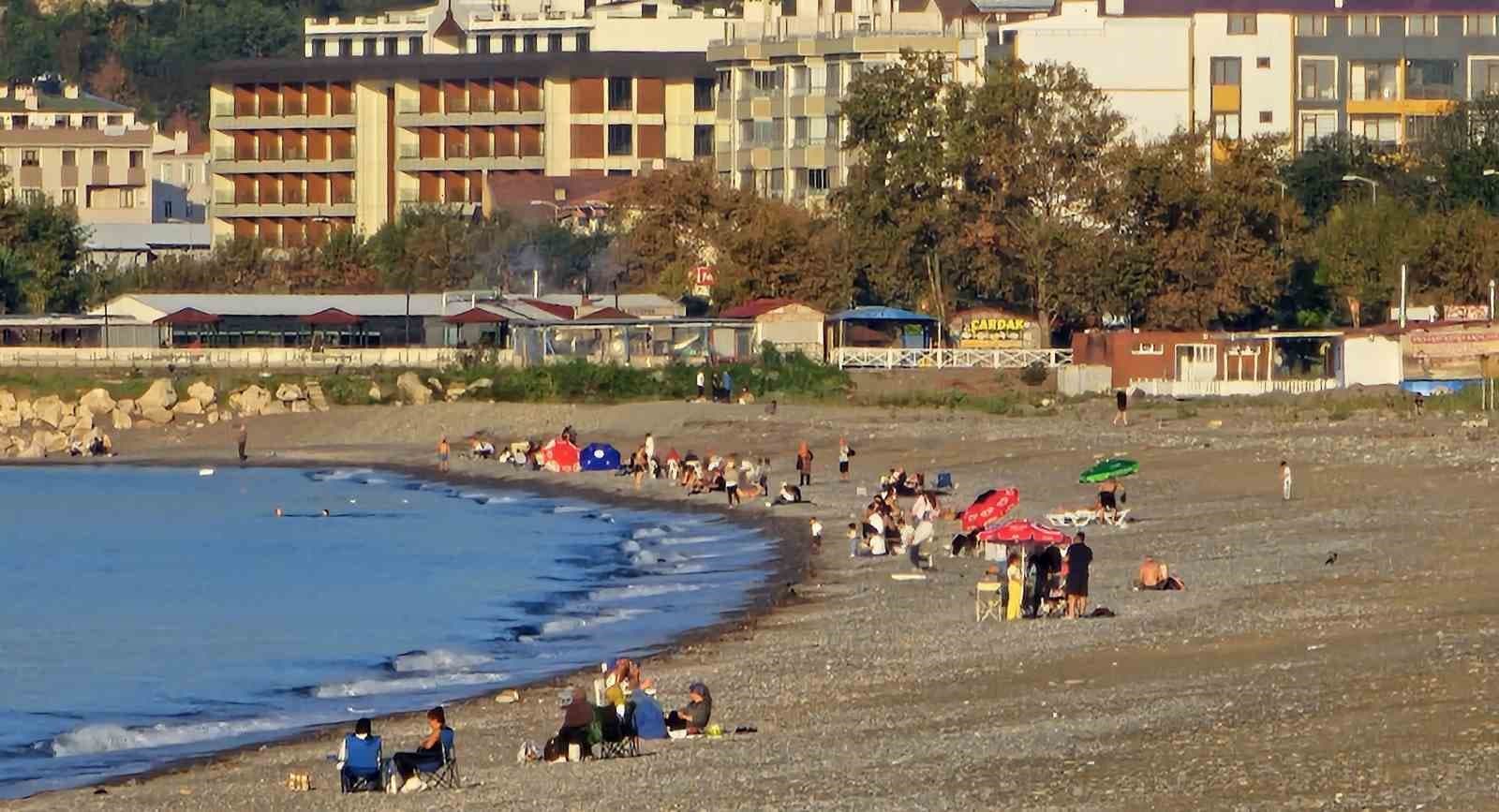 Cide'de Bahar Güneşi Yazı Hatırlattı