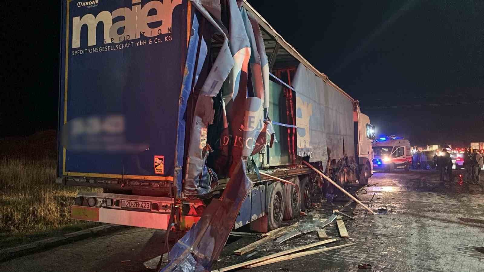 Karabük'te Zincirleme Kaza: 3 Kişi Yaralandı