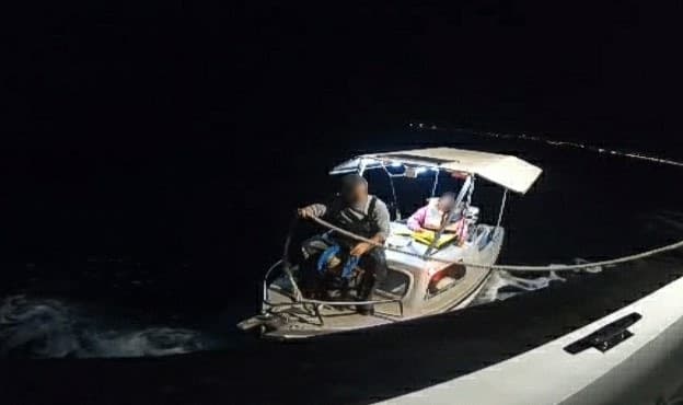Didim'de Motoru Bozulan Teknedeki 2 Kişi Kurtarıldı