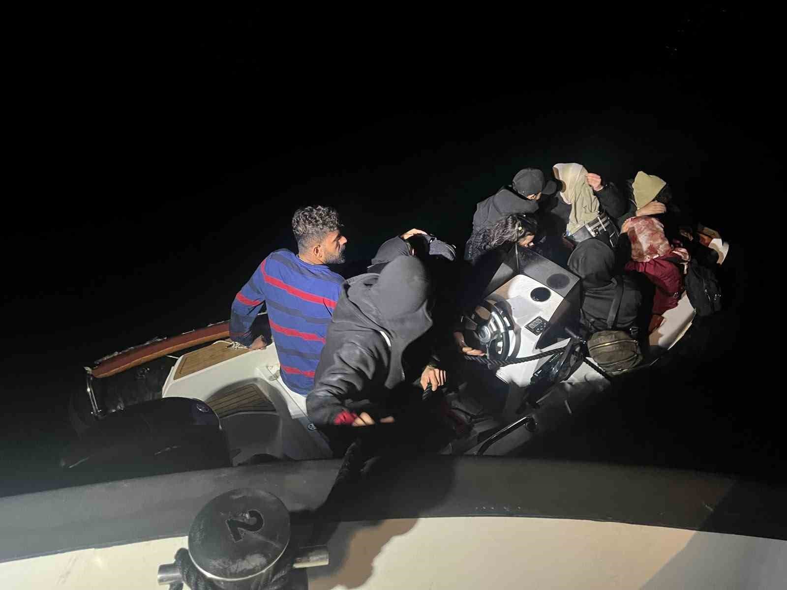 Didim'de Lastik Botla Geçiş Yapmaya Çalışan 10 Düzensiz Göçmen Yakalandı
