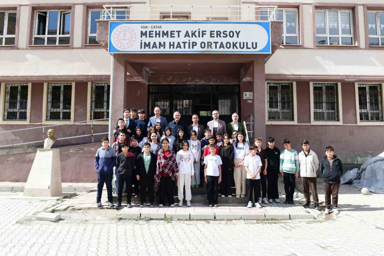 İl Milli Eğitim Müdürü Çandıroğlu Çatak'taki Eğitim Çalışmalarını İnceledi