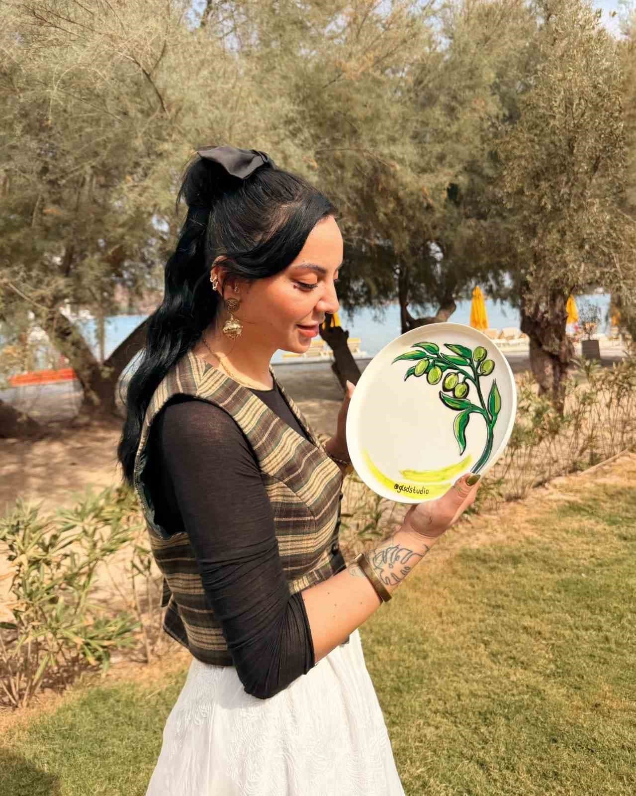 Ayvalık'ta Zeytin Kültürü Seramik Sanatıyla Renklendi