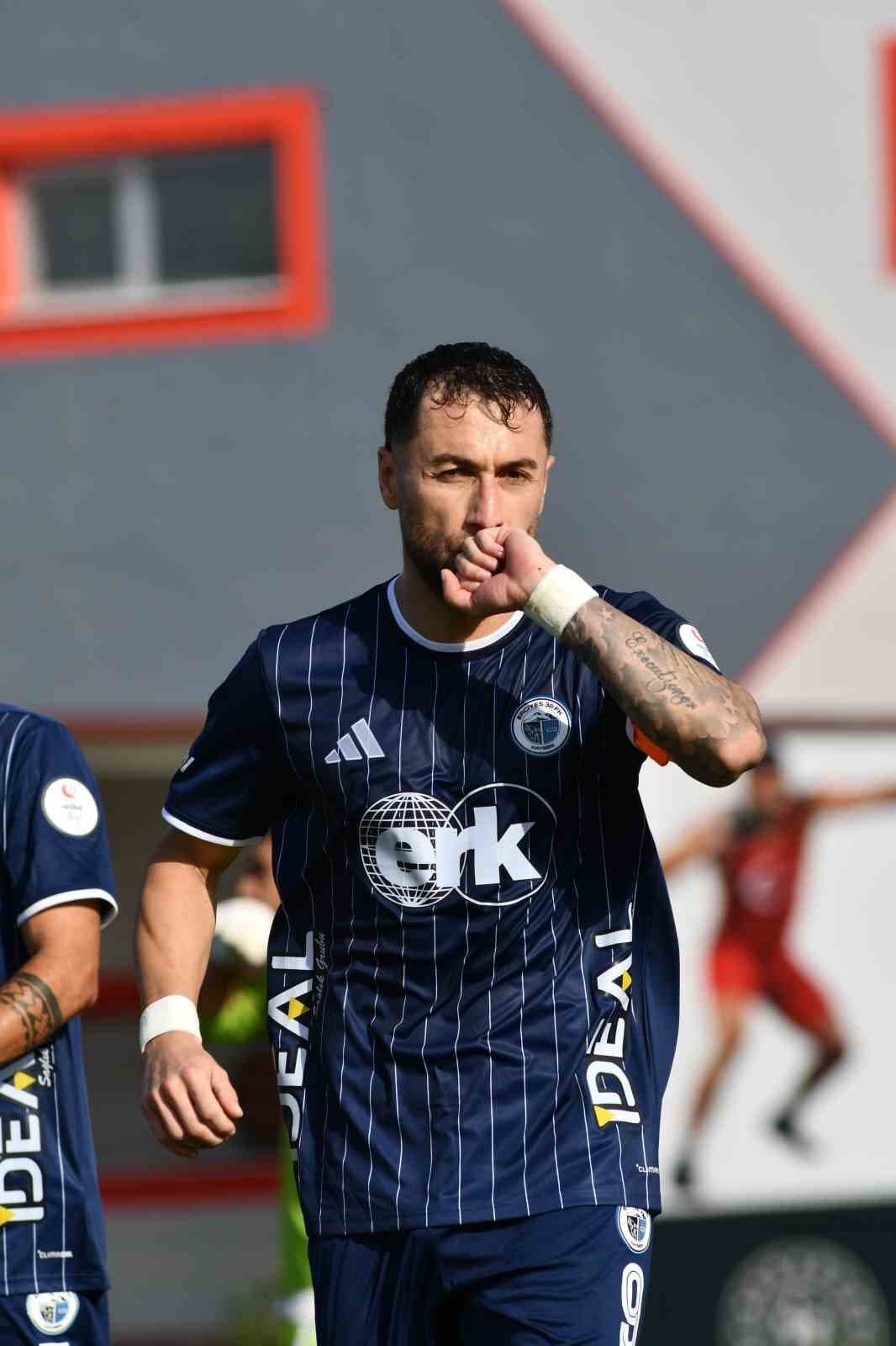 Artun Akçakın'dan Adanaspor Karşısında Hat-Trick
