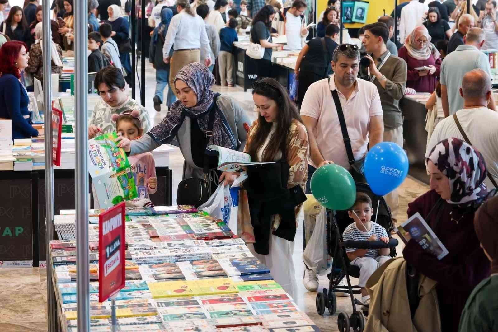 16. Uluslararası Kocaeli Kitap Fuarı'nda Ziyaretçi Rekoru