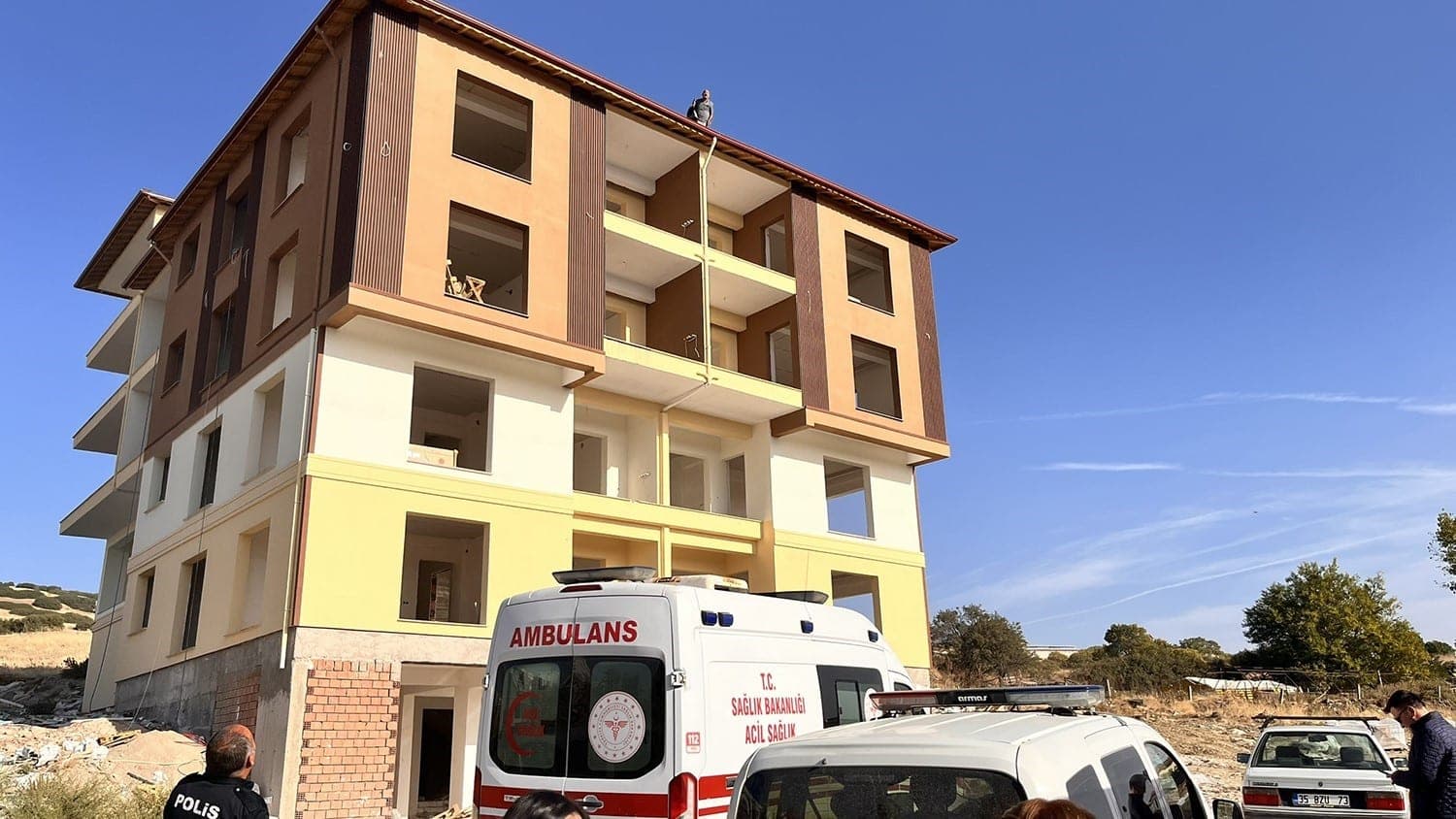 Kula'da İntihar Girişimi: Ekiplerin İkna Çalışmasıyla Kurtarıldı