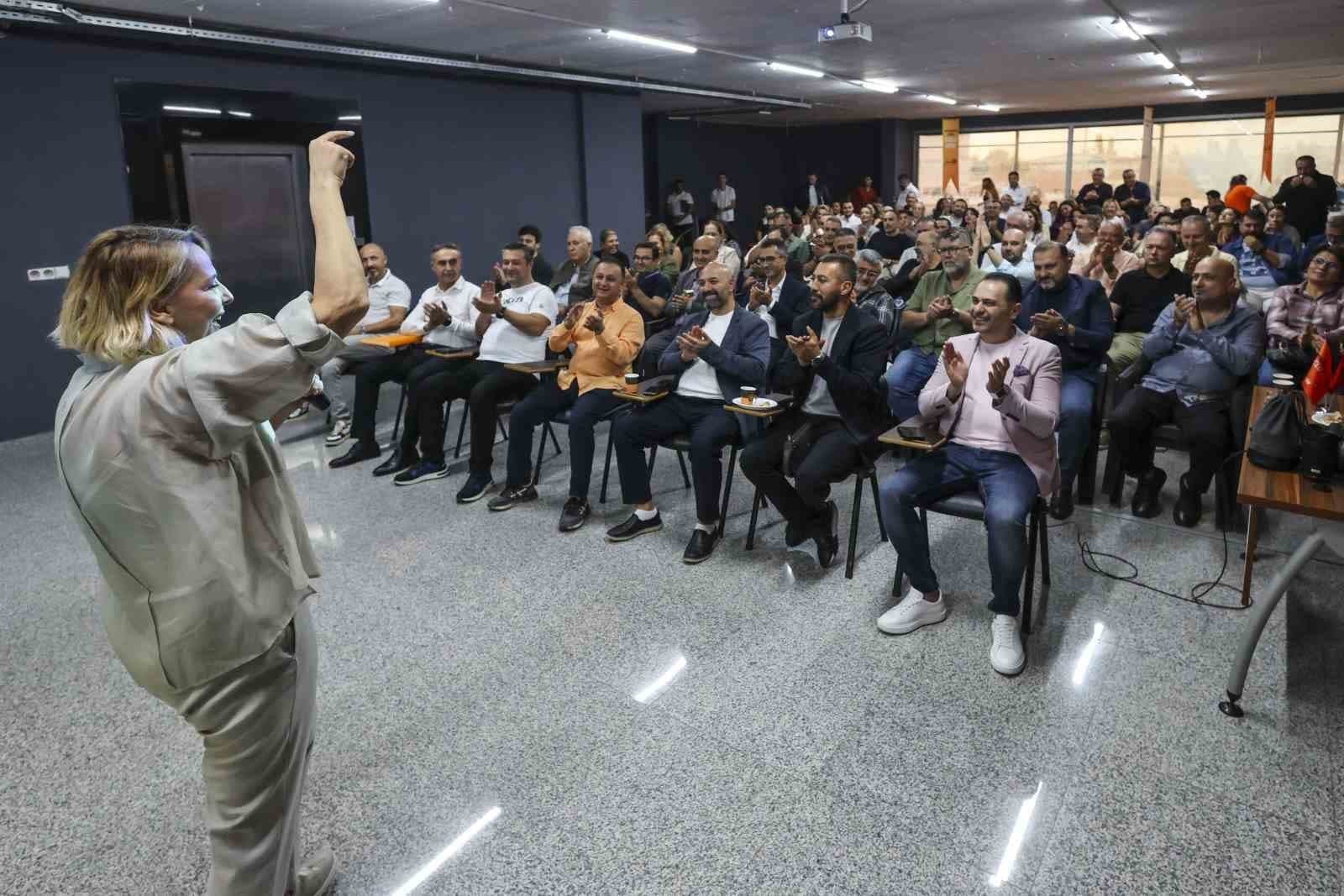 Hatice Öz: "ATSO Kimsenin Şahsi Mülkü Değildir"