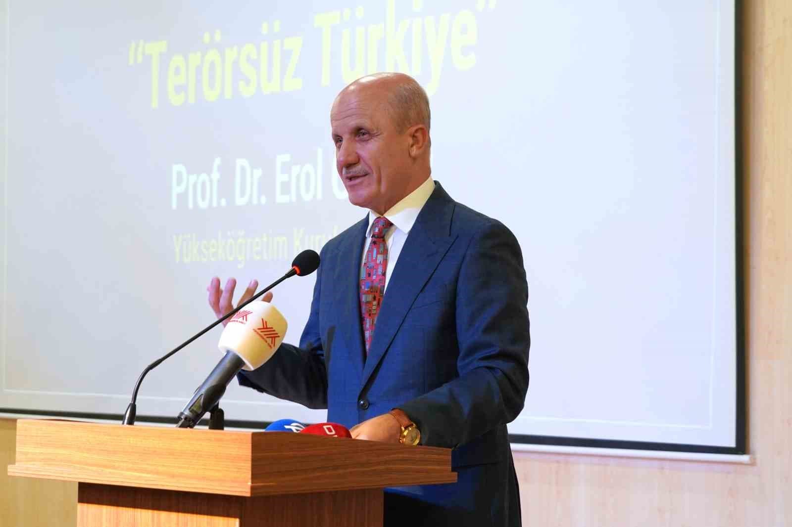 YÖK Başkanı Özvar'dan Üniversitelere Sınav Yöntemleri ve Yapay Zeka Çağrısı