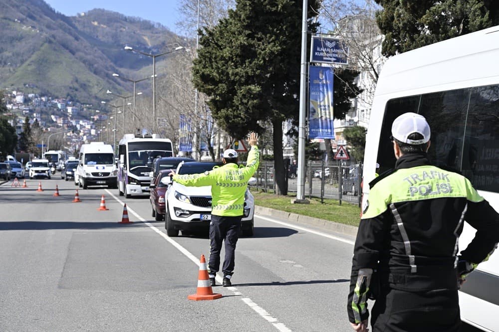 Ordu'da Sıkı Trafik Denetimi: Binlerce Sürücüye Ceza Yağdı