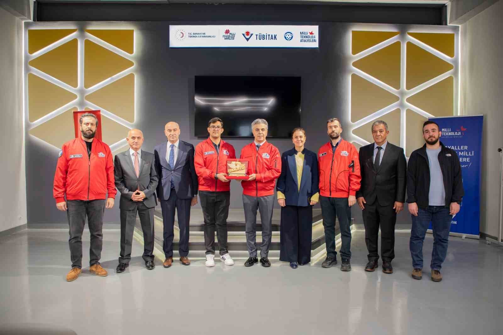 EBYÜ Öğrencisi Arda Songur TEKNOFEST'te Türkiye Birincisi Oldu