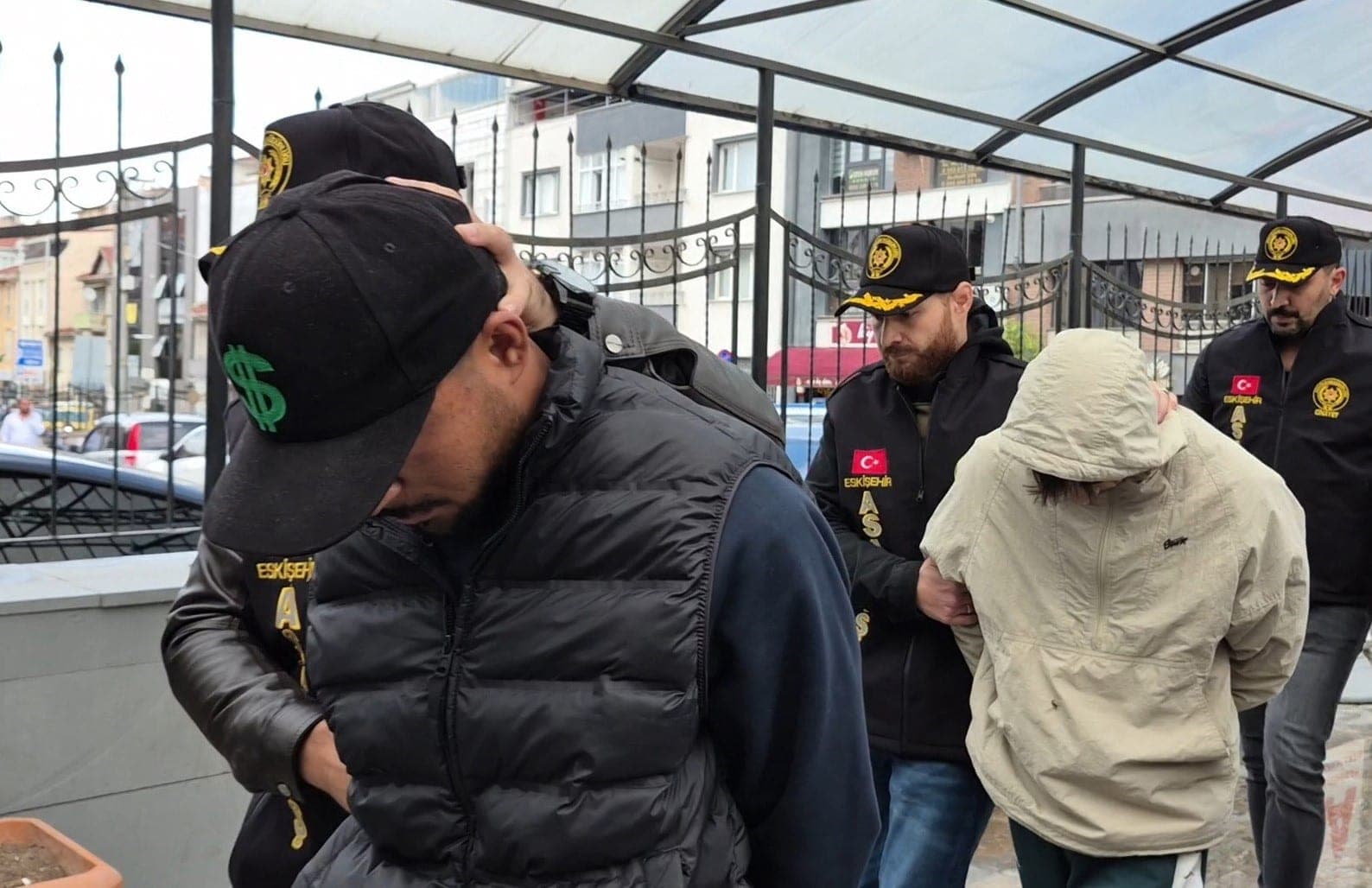 Eskişehir'de Tüfekli Kavgaya Karışan 5 Şüpheli Adliyeye Sevk Edildi