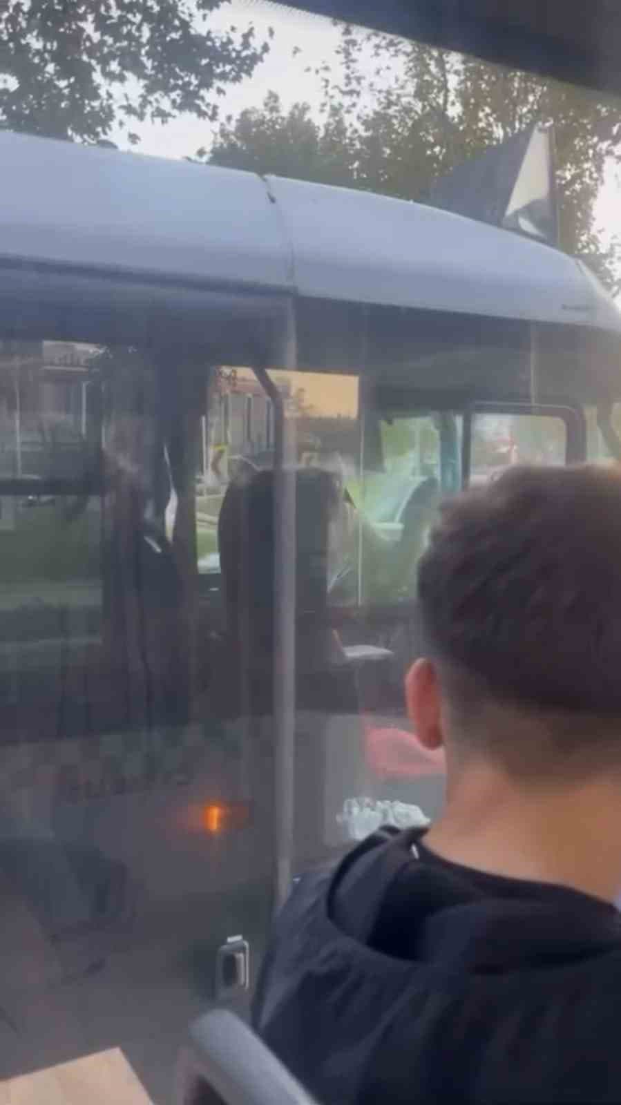 Bursa'da Şoförlerin Yol Verme Kavgası Kameraya Yansıdı