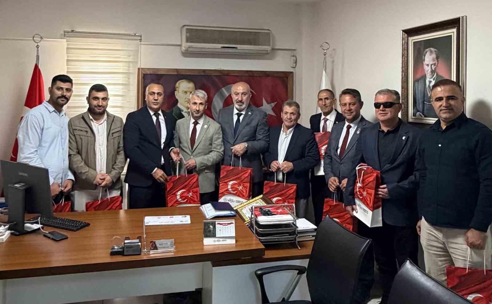 Manisa'daki Gaziler ve Şehit Yakınları Derneği'nden Belediyeye Teşekkür Ziyareti