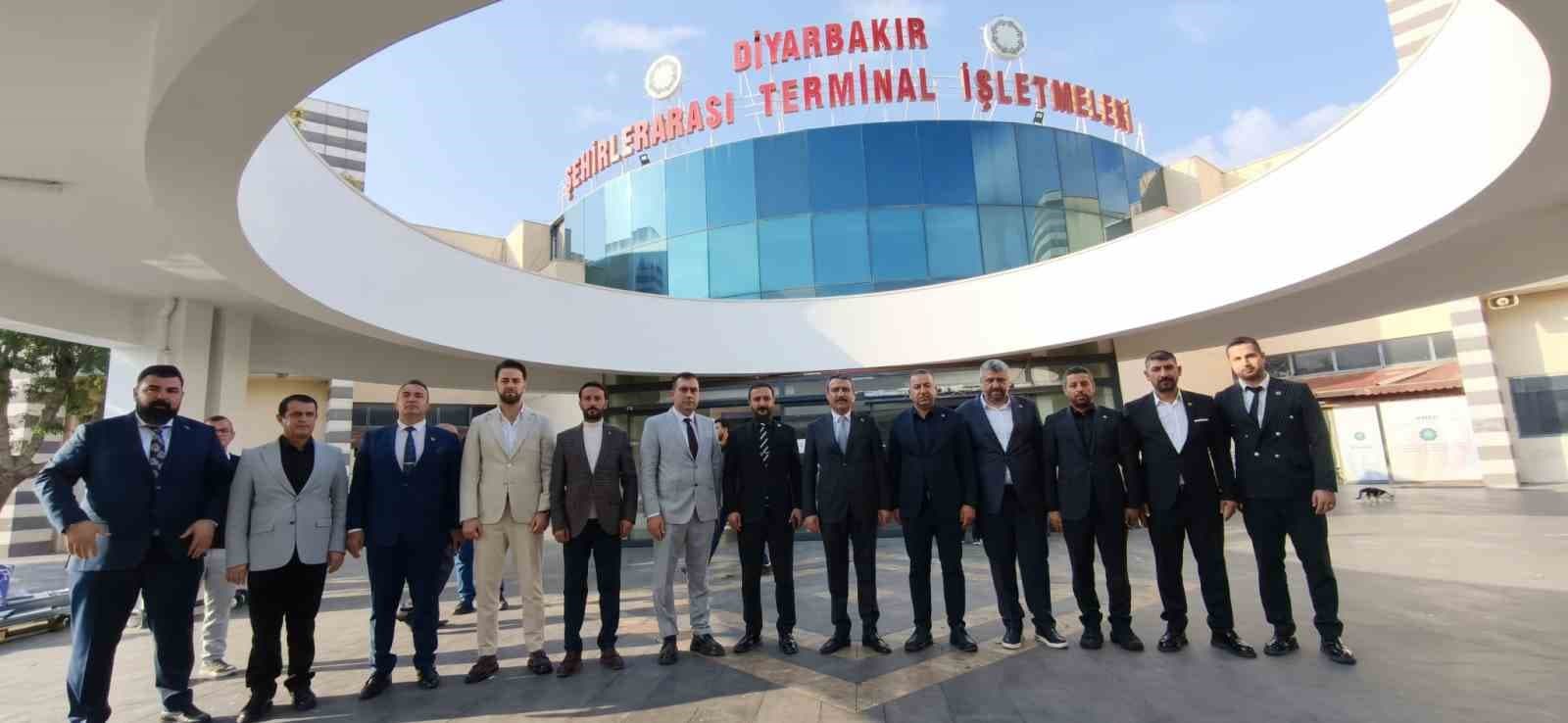 MHP Diyarbakır İl Başkanı Hasan Özcoşkun Otobüs Terminali Esnafıyla Buluştu
