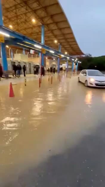 Başakşehir Olimpiyat Metro İstasyonu ve Çevresini Su Bastı