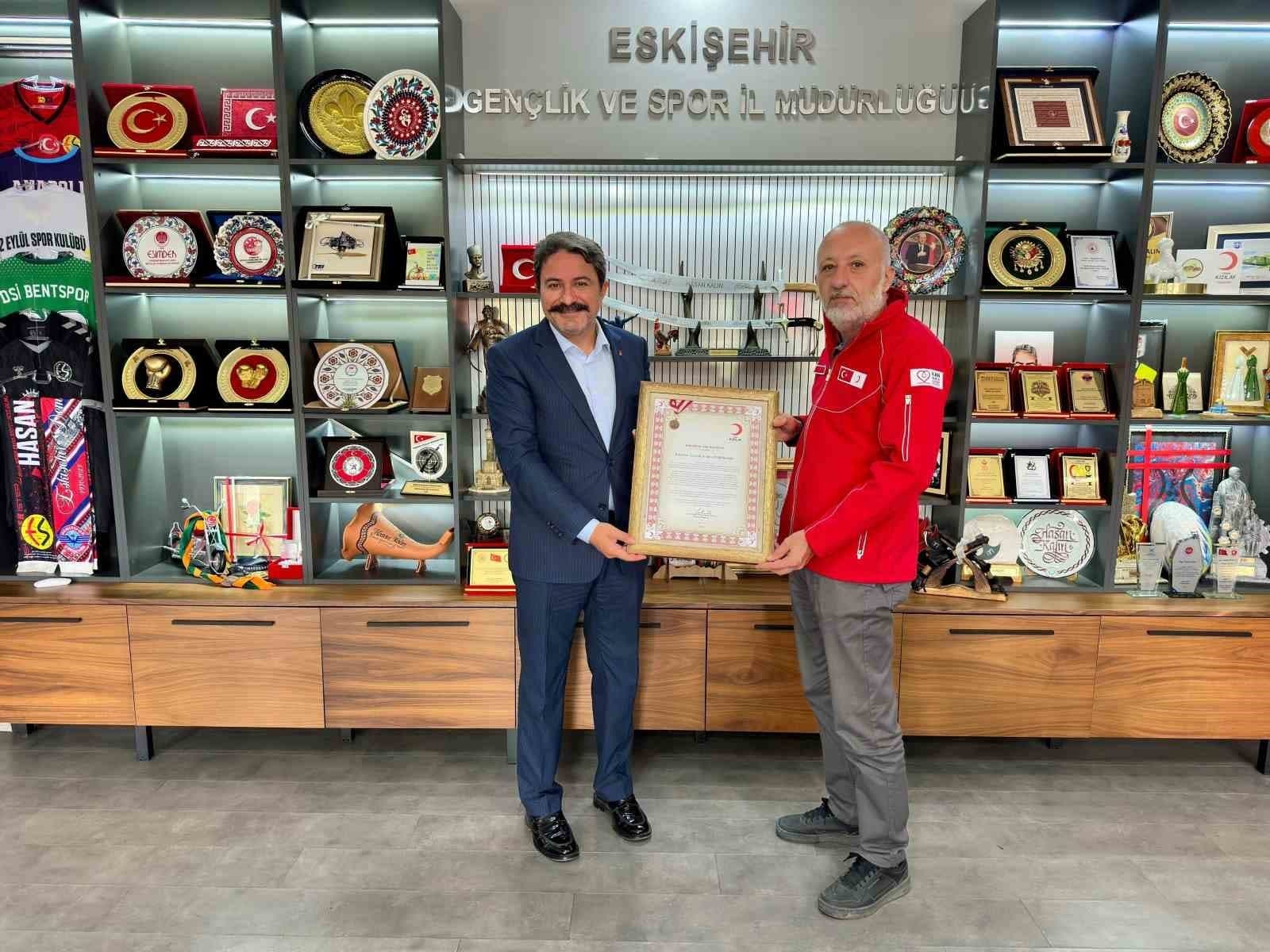 Eskişehir Gençlik ve Spor İl Müdürlüğü'ne Kızılay'dan Bronz Madalya