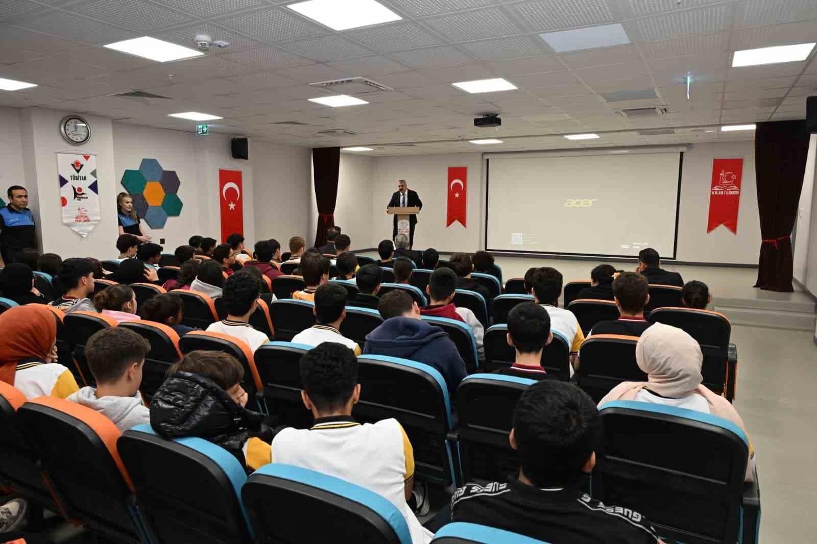 Emniyet Müdürü Bağrıaçık'tan Öğrencilere Dijital Güvenlik Uyarısı
