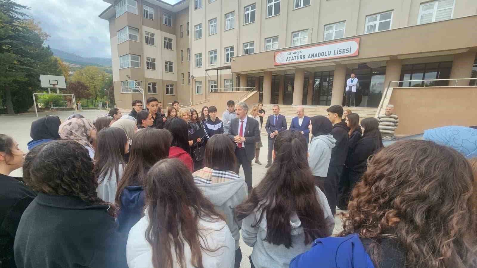İl Milli Eğitim Müdürü Mustafa Yılmaz'dan Öğrencilere Değerler Vurgusu