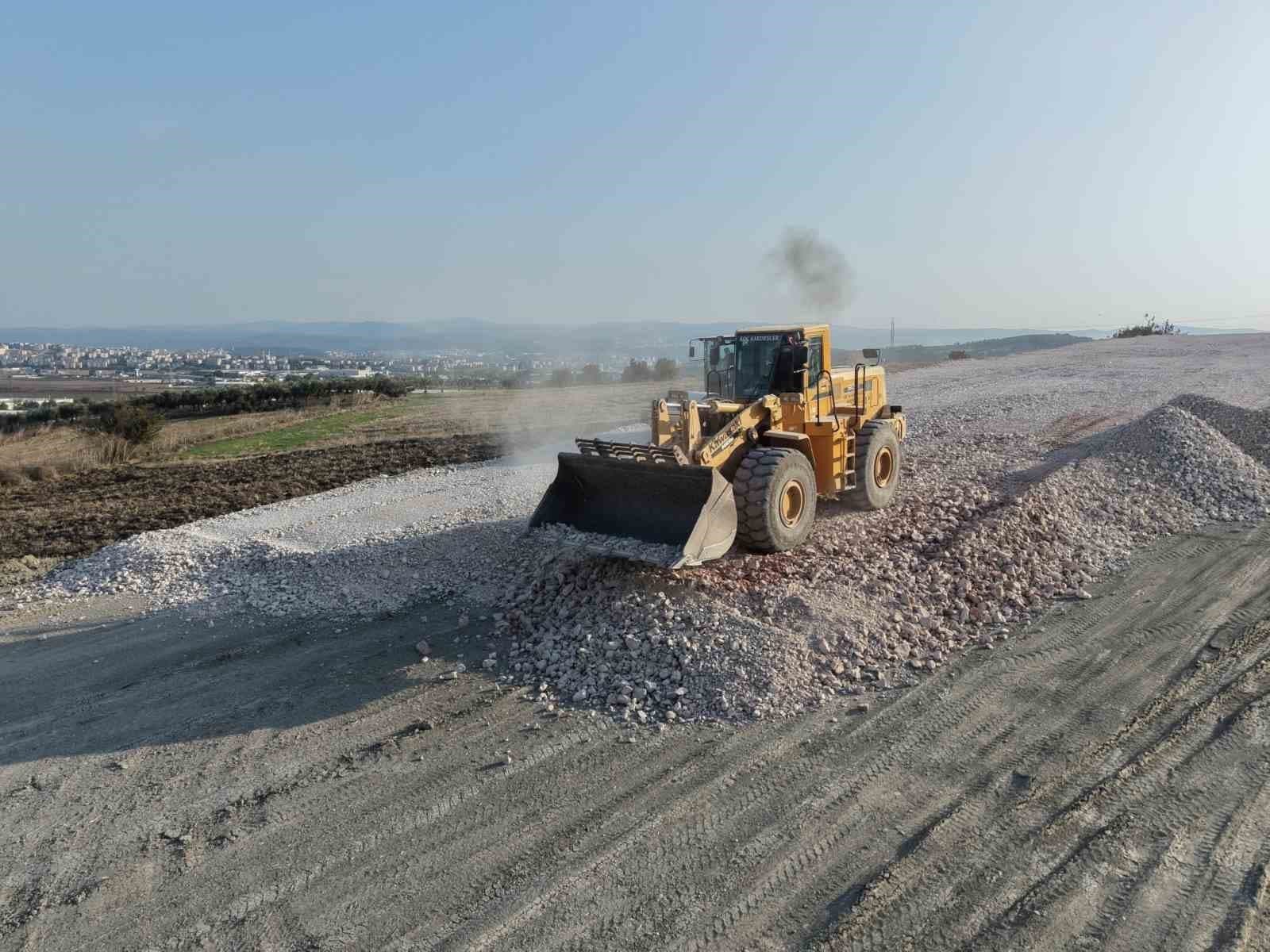 Nilüfer'de Üç Mahalleyi Birleştirecek Yeni Yol Çalışmaları Sürüyor