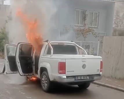 İzmir'de Yangın Müdahalesi Sırasında Patlama Yaşandı