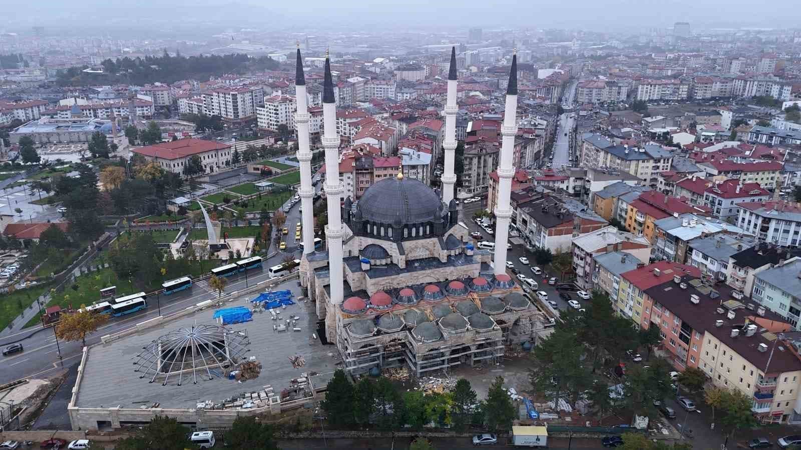 Sivas Merkez Camii'nde İlk Ezan Sesi Yükseldi