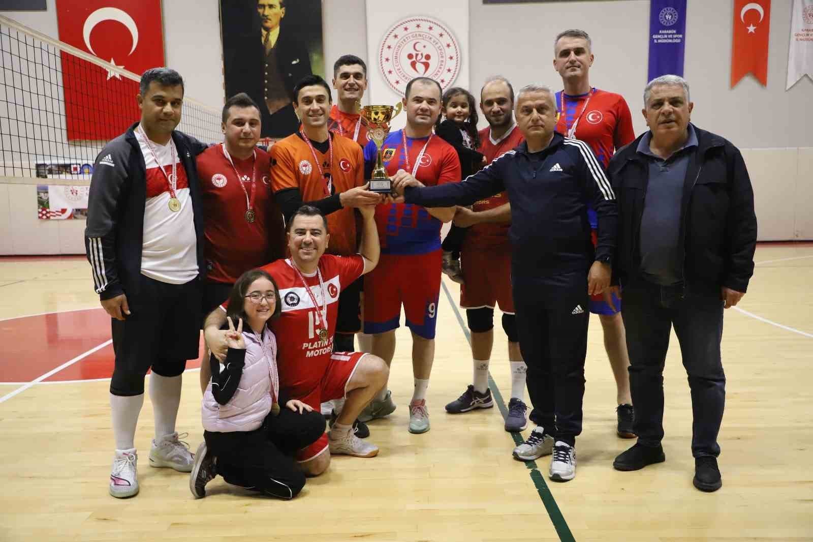 4. Kamu Spor Oyunları Voleybol Turnuvası'nda Şampiyon Belli Oldu