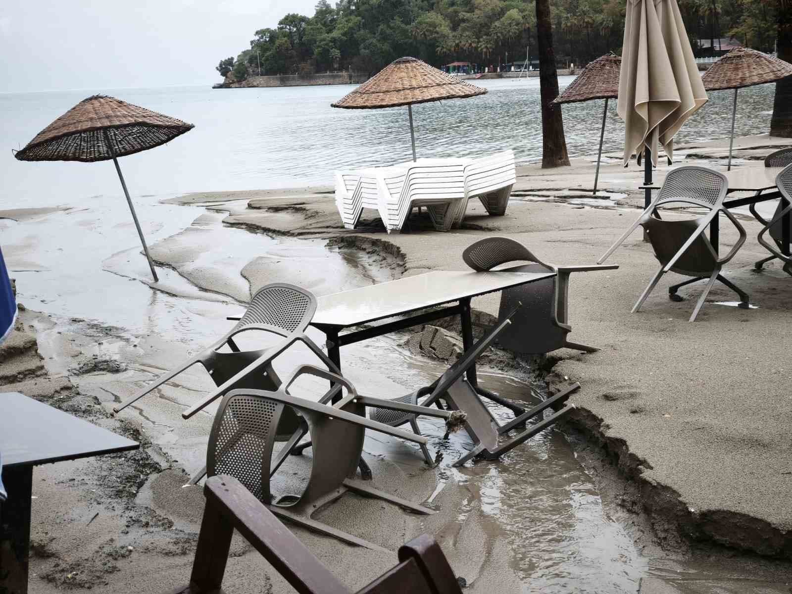 Muğla Akyaka Sahili Sağanak Yağışla Tahrip Oldu