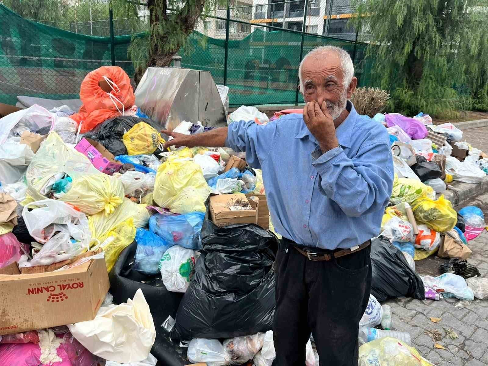 Karşıyaka'da Çöp Krizi: Sokaklar Atık Yığınlarına Döndü