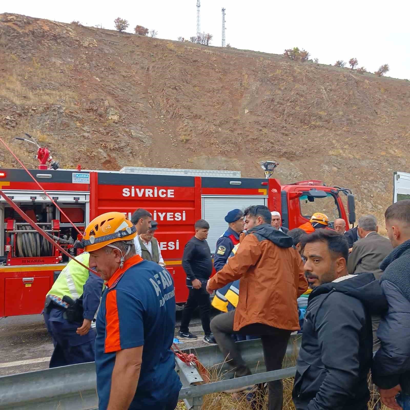 Elazığ'da Hayvan Taşıyan Tır Devrildi: Sürücü Yaralandı, Çok Sayıda Hayvan Telef Oldu