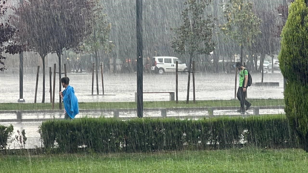 Düzce ve Zonguldak İçin Şiddetli Yağış Alarmı