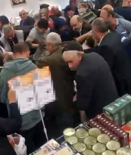 Iğdır'da İndirimli Palamut Satışı İzdihama Yol Açtı